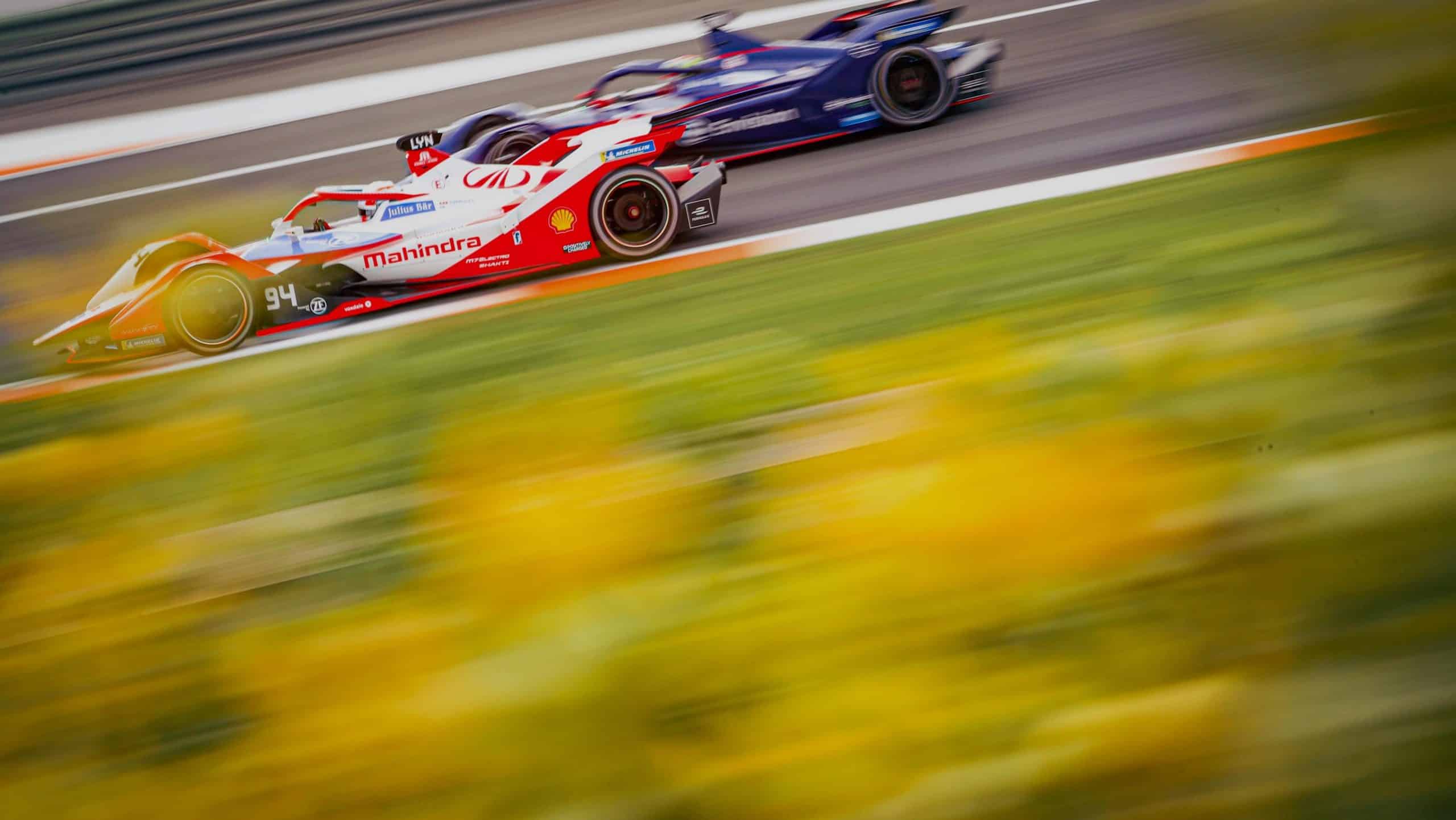 Do Formula E still swap cars?